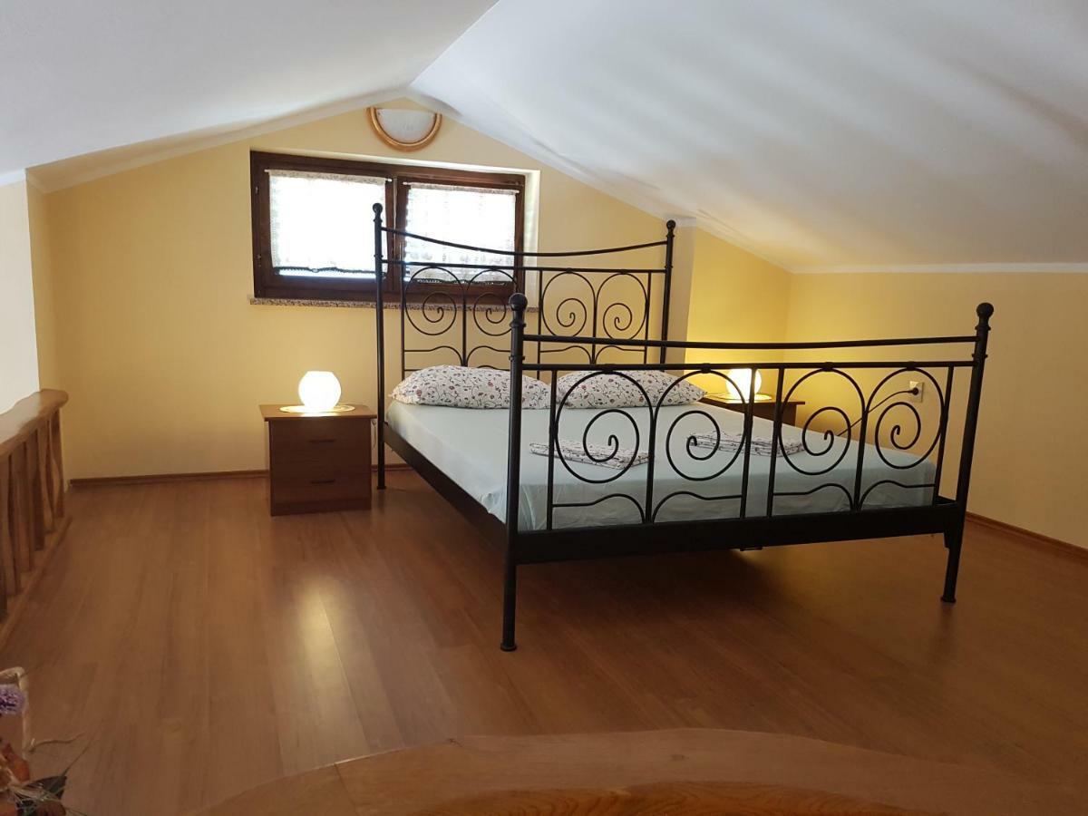 Apartments Villa Maran อูมัค ภายนอก รูปภาพ